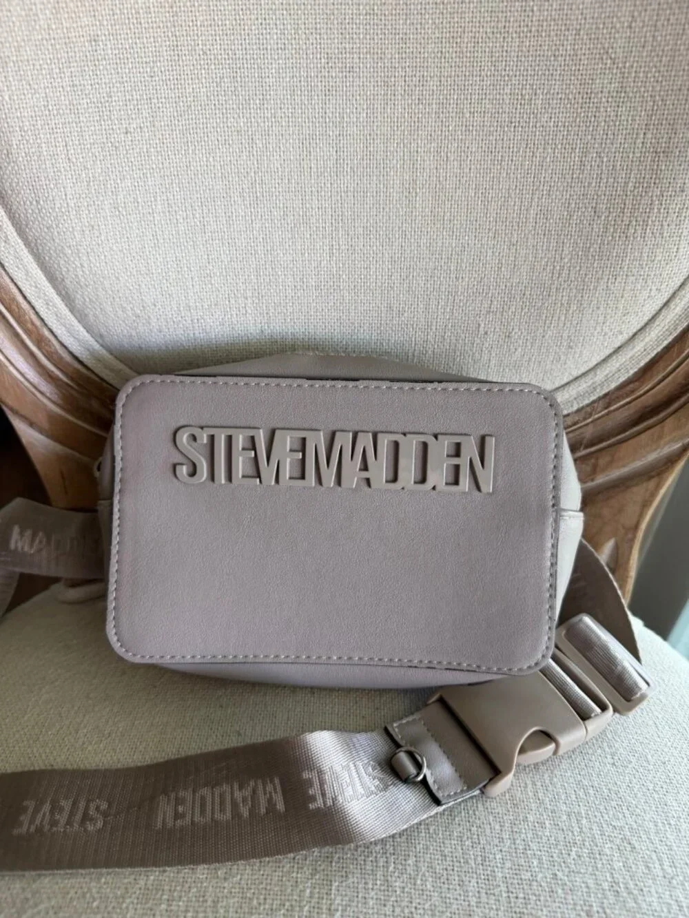 Steve Madden Belt Bag Fanny Pack Crossbody Bag Taupe Beige Logo
